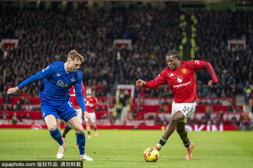 这脚传球太精准了